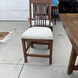 Kitchen Table And 6 Chairs 