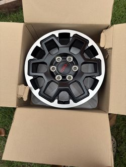 Genuine Toyota 2024 + Tacoma TRD Off Road Black w/Polished 18" TRD Wheel - Toyota (PTR56-35240-2F)