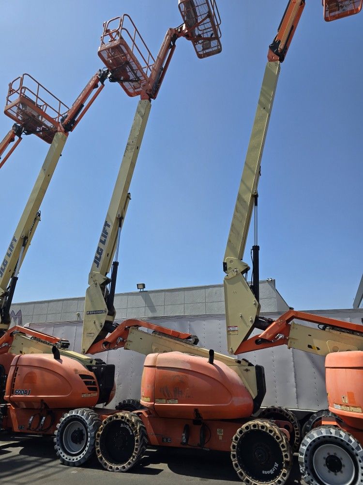 JLG 600AJN, Dual Fuel 60' Boom Lift