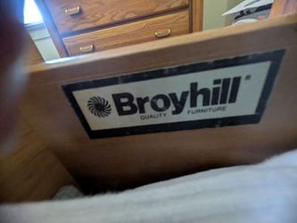 Broyhill bedroom furniture from 1994