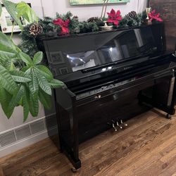 Baldwin Upright Hamilton Piano - excellent Condition