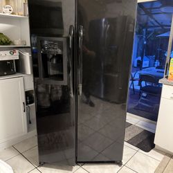 GE Refrigerator 