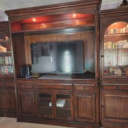 Havertys Bayhall Entertainment Center