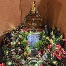 Tinkerbell Fairy House  With lites