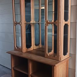 $50 China Cabinet/Hutch