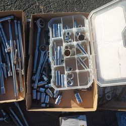 Sockets and ratchets
