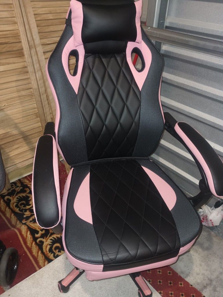 CHAIR 💺 COMPUTER 