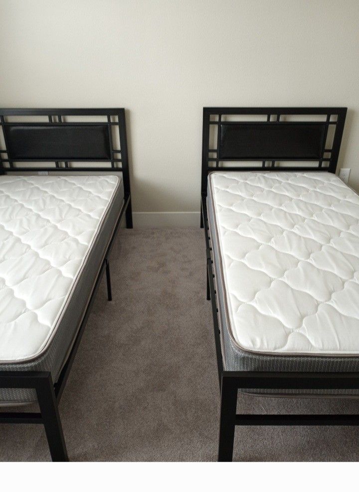 twin Size Bed 