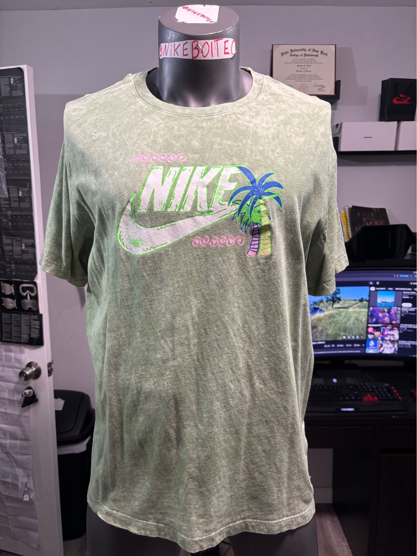 Nike Mens XLarge Palm Tree Tropical Embroidery Green SS T Shirt Retro Stressed