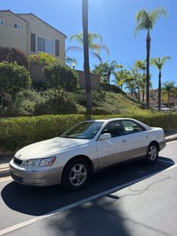 Lexus 300