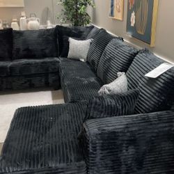 AP🎉Black , Ultra Comfort Sectional Couch With Chaise// Fast Delivery - Financing 