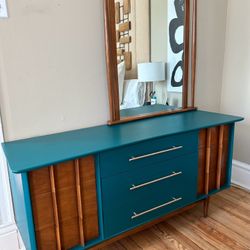 Vintage Mid-century Dresser