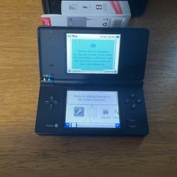 Nintendo Dsi Used Perfect Condition Complete With Charger Pick Up In Panorama City Or North Hollywood 
