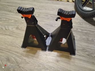 Jack stands