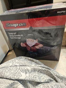 Snap on garden gnome