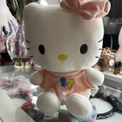 Hello Kitty plushie 