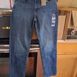 Levi's Women's 724 High Rise Slim Straight jeans.