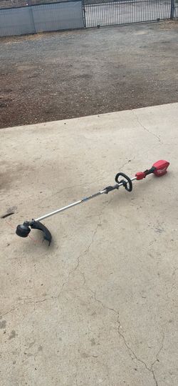 Milwaukee M18 FUEL 18V 16 in. Brushless Cordless Battery Powered String Trimmer with QUIK-LOK Attachment Capability (Tool-Only