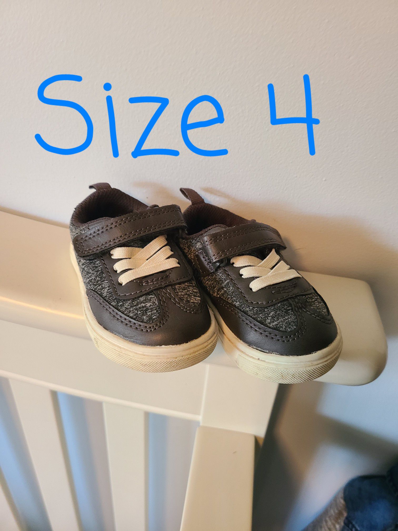 Carters size 4 baby shoes (about 6-12 months) Pending pick up today 10/28