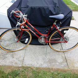 Vintage Schwinn Deluxe Varsity 10 speed Bike