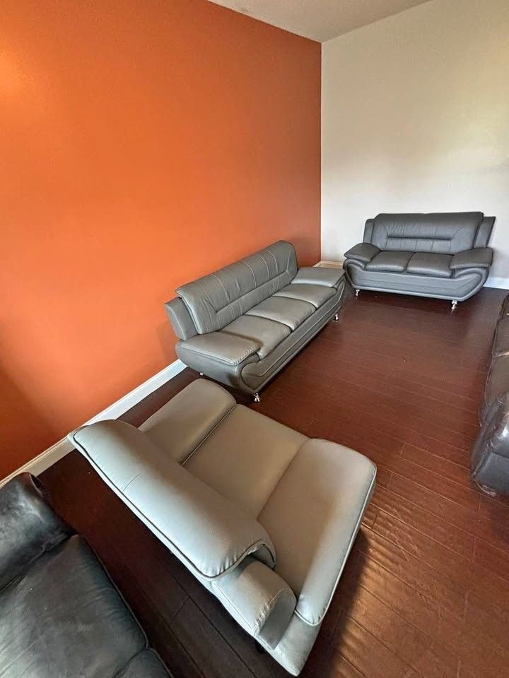 BRAND NEW LEATHER 3-PIECE LIVING ROOM SET – SOFA, LOVESEAT & CHAIR $750! 2PIECES SOFA & LOVESEAT $650!!