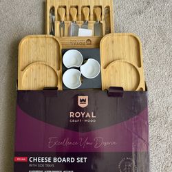 Wooden Cheeseboard 17.5x13 (5-6 people serving)