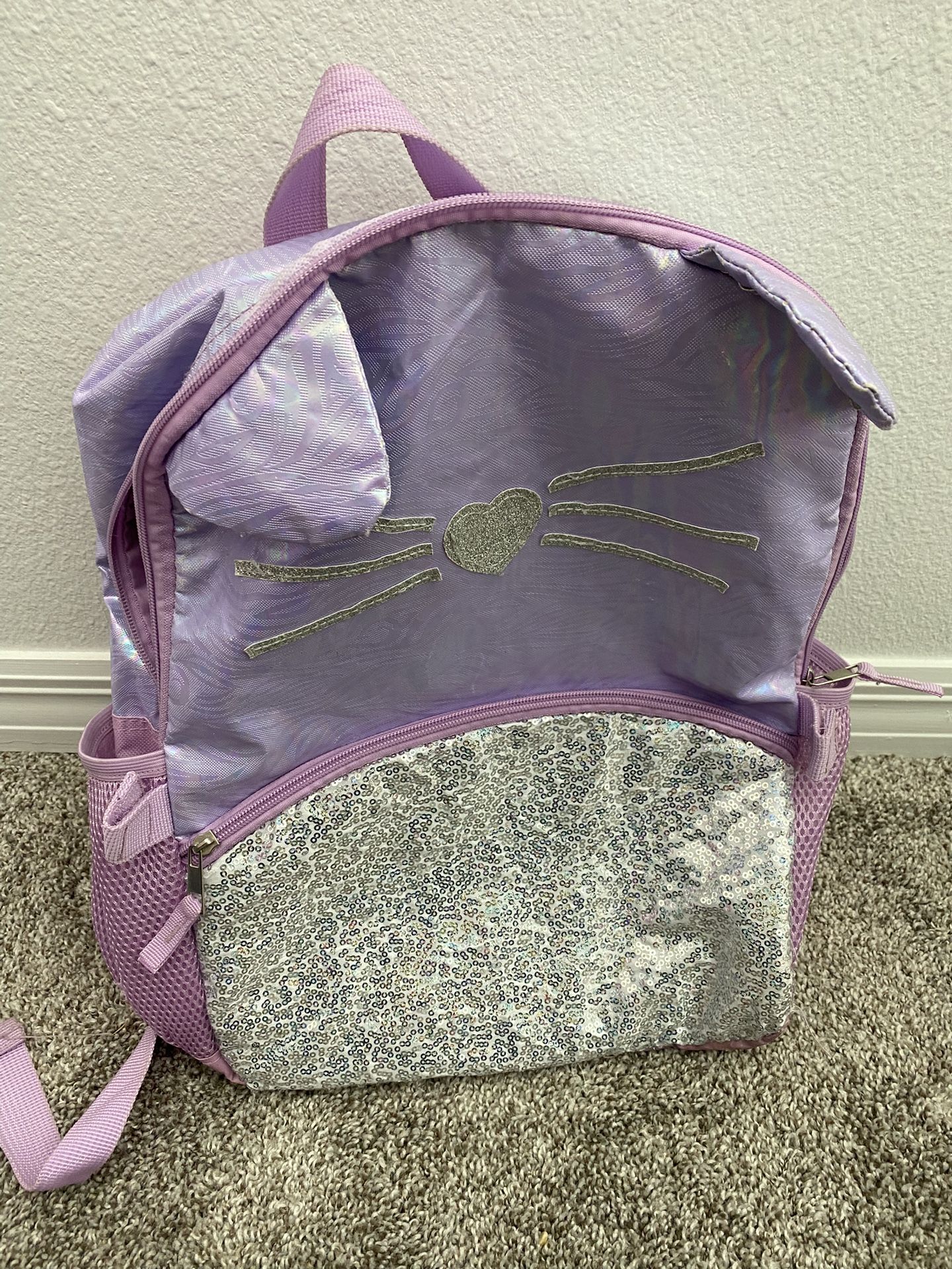 Great condition purple kitty backpack with lunchbox girls 