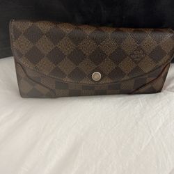 Authentic Louis Vuitton Sarah Wallet
