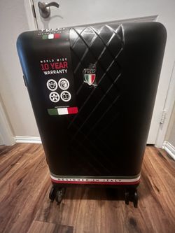 Tucci 24 Inch Suitcase