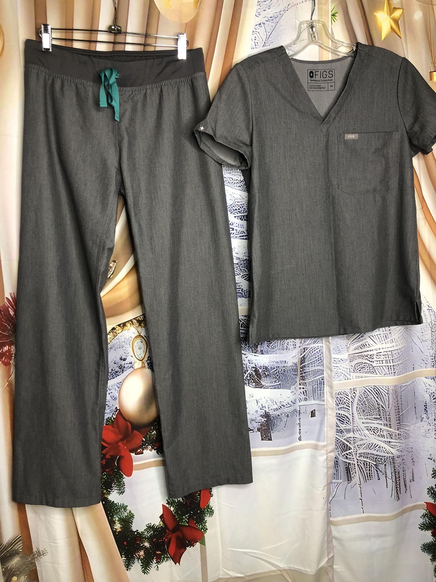 Figs Women’s Livingston Basic Scrub Set Size Small