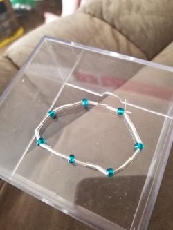 Glass bead bracelet