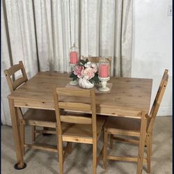 Compact Kitchen Dining Table & 4 Chairs -EXCELLENT CONDITION LIKE NEW!