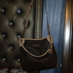 Mk Purse Like New