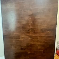 Dining Table with 4 Chairs – Wood Finish – Extendable with Leaf – Good Condition