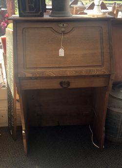 Adorable antique child’s desk/charging station