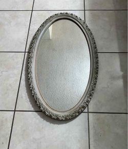 Vintage Oval Mirror 35.5”Hx19.5”L Mirror 31”