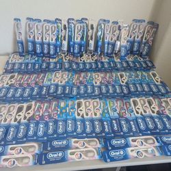 Oral B Toothbrush ( Price Firm) FCFS
