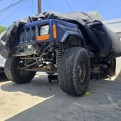 2000 Jeep Cherokee