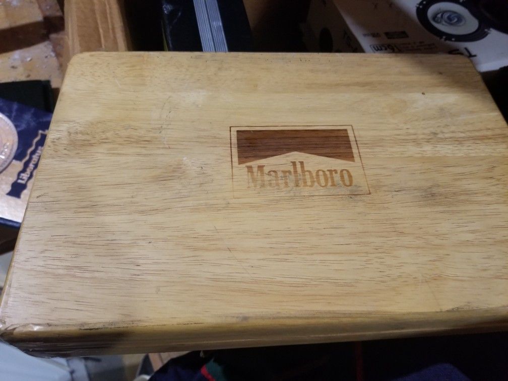 Marlboro Poker Set