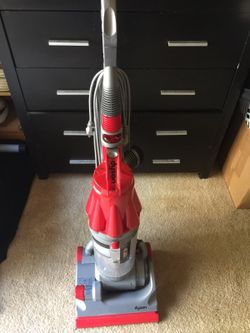 DYSON Vacuum Cleaner