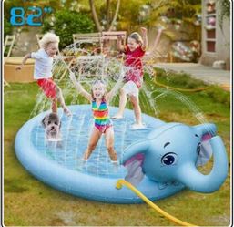 Water mat with sprinkler with an elephant