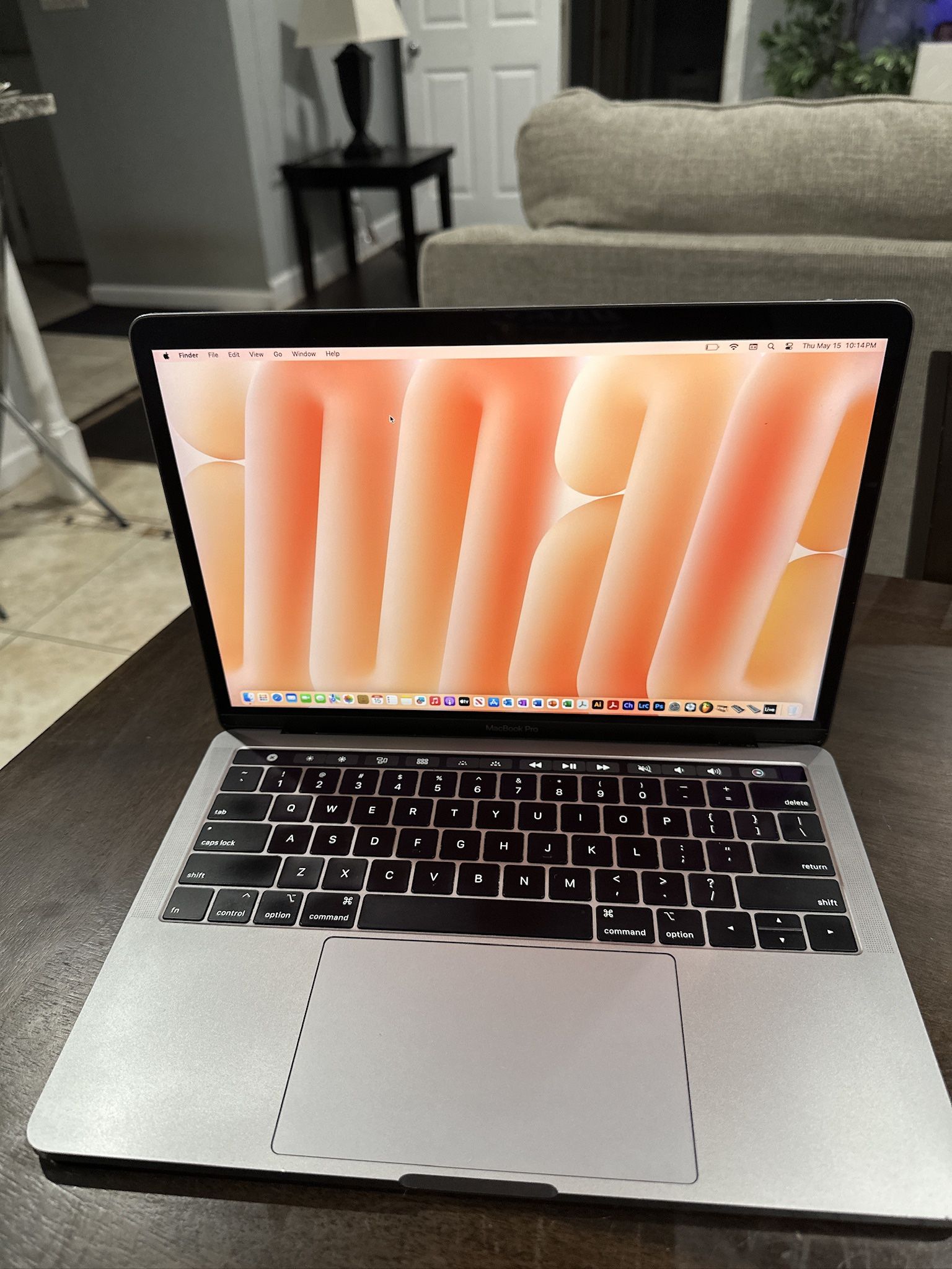 APPLE MACBOOK PRO TOUCHBAR 13” QUAD CORE i7 16GB 500GB SSD! LOADED!