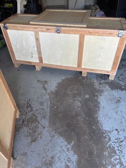 Large Shipping Crate with Lid