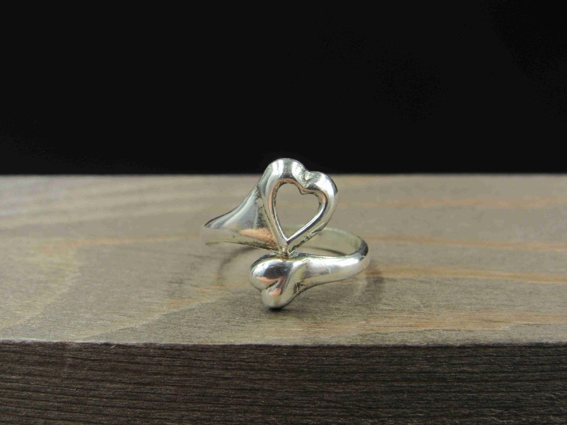 Size 5.5 Sterling Silver Tarnished Worn Hearts Band Ring Vintage Statement Engagement Wedding Promise Anniversary Bridal Cocktail Friendship