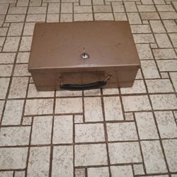 Safe Lock Box/ Gun  Keyed Lock Box 