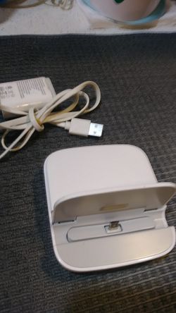 Samsung multimedia dock model EDD-S20JWE