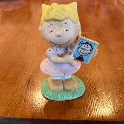 Snoopy/Peanuts Porcelain Figurine 