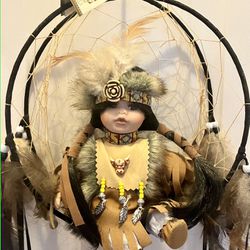 KINNEX NATIVE AMERICAN GIRL PORCELAIN DOLL DREAMCATHER 10" ‼️ Hard To Find ‼️ Price Is FIRM ‼️