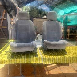 2004 Kia Santa Fe Front Seats ($200) Or Best Offer.