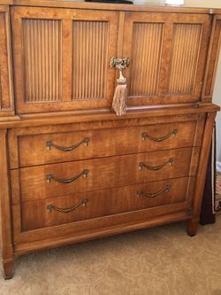 Dresser chest antique